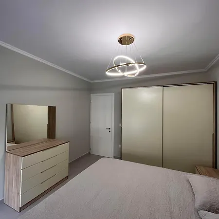 Beautiful Beachside Apartment Durres